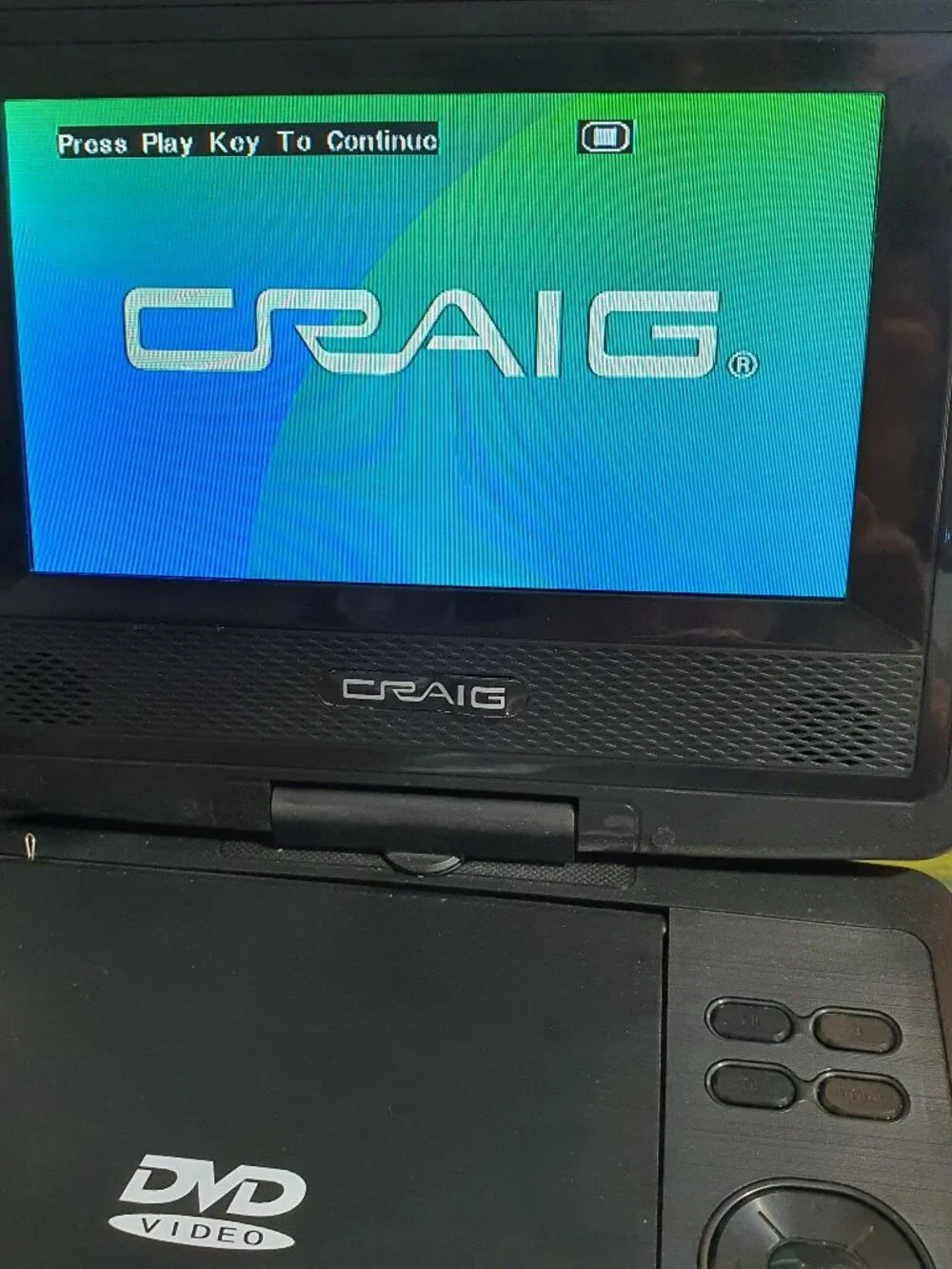 Craig Blue Portable DVD/CD Player 7-inch Swivel Screen CTFT716